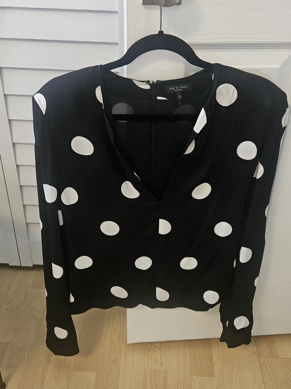 Rag & Bone NEW YORK Black Polka Dot V-Neck Top Size 2